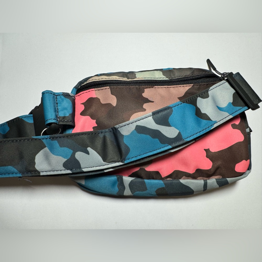 NWOT Lululemon Everywhere Belt Bag *1L Heritage 365 Camo Guava Pink Multi Unisex - Picture 9 of 9